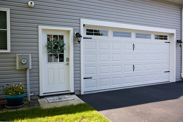 24/7 Emergency Garage Door Panel Replacement experts in Broussard, LA